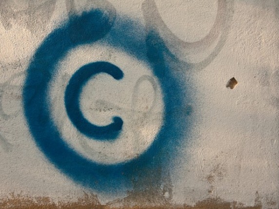 copyright-sign-graffiti-1422515-o-690x460